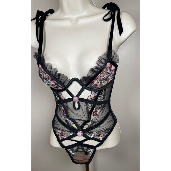 For Love & Lemons Clara Floral Embroidered Cutout Ruffle Black Bodysuit Size XXS - Picture 6 of 9